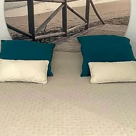 Hotel Charming In The Heart Of La Palmyre 3*